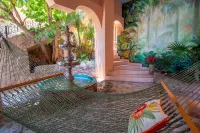 Beautiful beach home, breathtaking ocean views!! Near marina, shops, restaurants