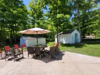 3-Min Walk to Cove Beach | Cozy 3BR Georgian Bay Cottage Retreat | Sleeps 6!