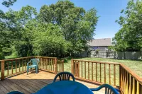 Beautiful 3 bedroom  2 bath Home / Close to Town & Beach