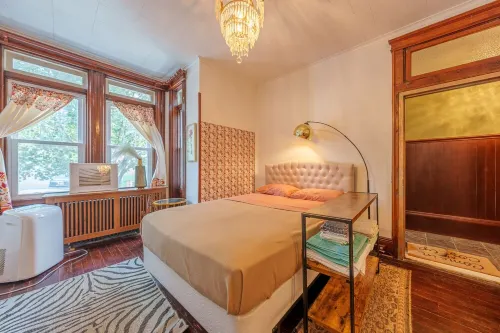 Quaint & charming century-old brownstone near NYC