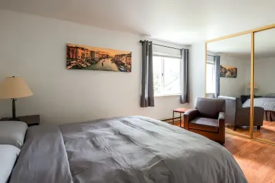 Private, Cozy, and Strategic entire 2 beds TH