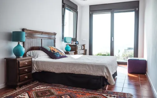 Elegant Villa W/ Views Of The Mediterranean, Gibraltar, Beach & Sotogrande Port