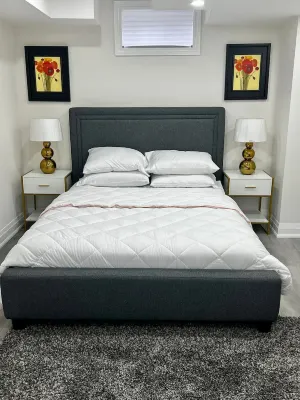 New Luxurious Studio Apartment 賓馬利亞GO站附近的飯店