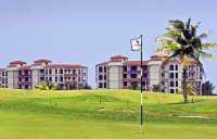 Views! Views! Penthouse with Membership Golfing, Beach, Pool and 2 Carts
