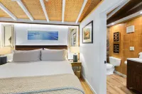 "Tranquility " At Ann Street Gardens Steps From Duval