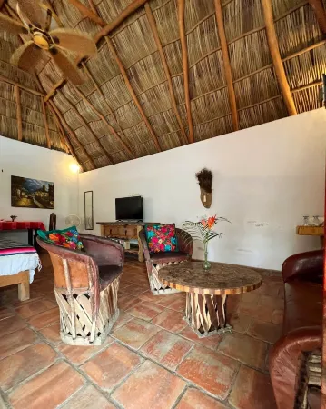 Complimentary 1 hr Massage in our Traditional Open-Air Palapa w/ Private Pool Отели в г. Саюлита