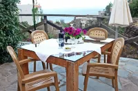 Romantic Rural House with terrace and sea and mountain views