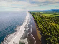 Beach Front Peaceful House w/ a/c & wifi - La Ola Feliz