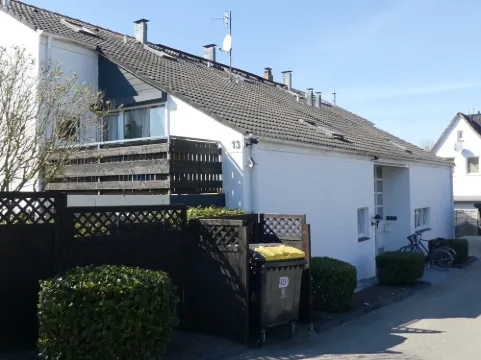 Idyllic location on the Wennsee and 10 min walk to the beach with beautiful garden.