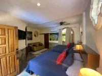 Private Villa, Authentic Cook Included, heated pool, just steps to the beach