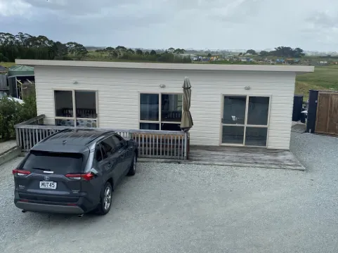 Rowlys Resort<br>Back Bach suitable for family of 4 or 2 couples