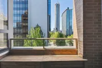 Centrally located stylish apartment in Downtown Vancouver!
