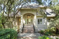 Luxury Home, Private Homesite with Pool, Easy Walk to Beach!!