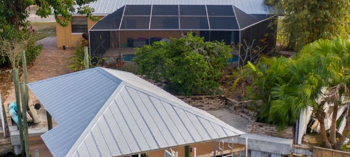 Waterfront Oasis w/Screened Lanai & Heated Pool, Private Dock + Kayaks 3Br/2BA Hotels in Apollo Beach