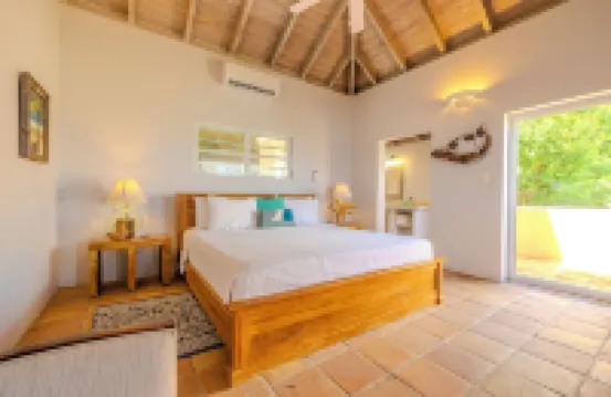 Exceptional design, spacious covered decks, super views, set in Long Bay Estate Hotels in 