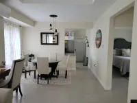 Stacey's HideawayCozy, comfy beach home-30 minutes from MBJ Airport