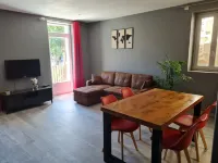 Spacious apartment in the heart of Saint-Nectaire Hotels in Saint-Nectaire