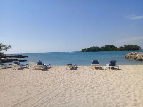 Point Studio 156 by  the beach