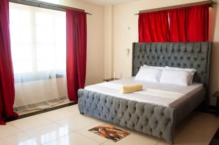 Spacious Cosy 4Bedroom Apartment Nyali, Great Oceanview, 2 min walk to the Beach