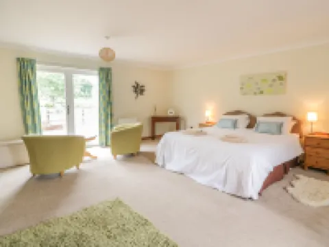 LON Cottage