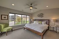Modern Huntsville Resort Retreat w/ Deck & Hot Tub - Apartments