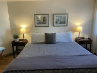 Lareau Farm Inn - parking
