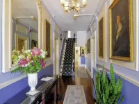 Yankee Peddler Inn Hotels in Newport