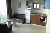 VU'z Hotel - piscina