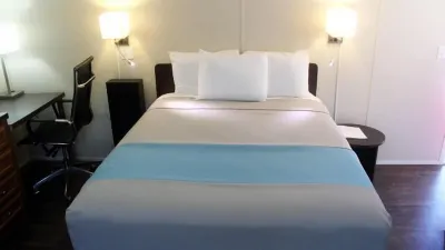 Shale Lodge Pleasanton
