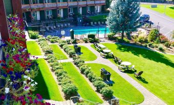 Lakeside Lodge and Suites