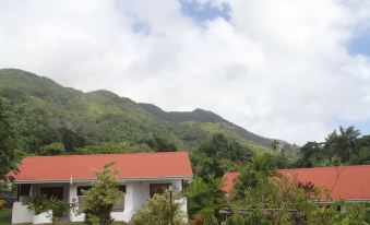 Daniella's Bungalows
