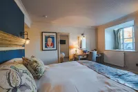 The Bunk Inn Hotels in East Ilsley