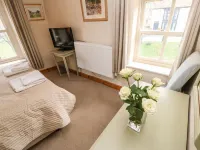 Corner Cottage - parking