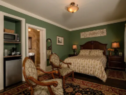 Colonial Inn Hotels in Galloway