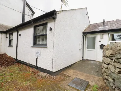 Fir Tree Cottage Hotels near Snowdon Mountain Railway Station