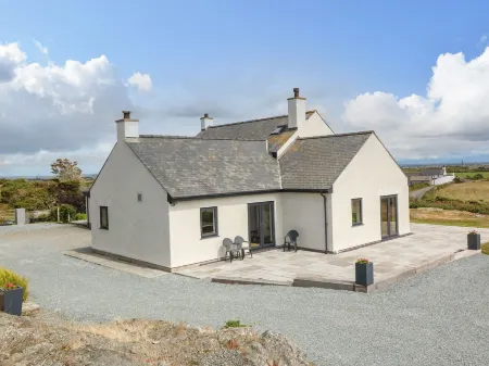 Bryn Meilw Отели рядом с достопримечательностью «Porth Dafarch»