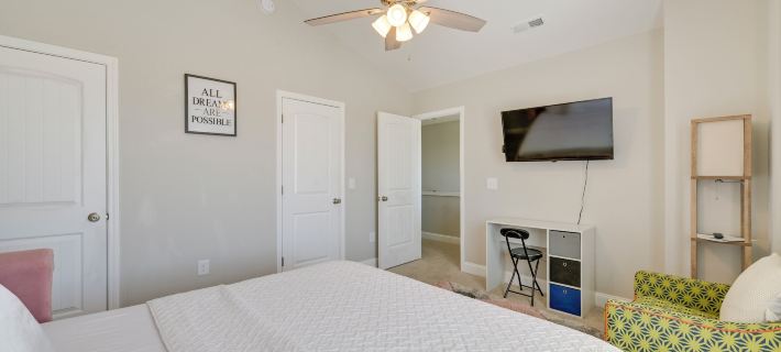5 Mi to Charlotte Motor Speedway: Cozy Townhome Hotels in Concord