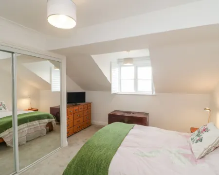 14 Lyme Mews Hotels in Seaton