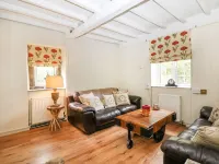 Mill Leat Hotels in Castleton