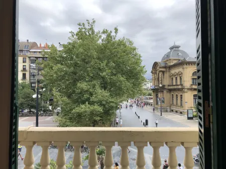 Belle Époque Self-Check-in Guesthouse - Adults-Only Отели рядом с достопримечательностью «Улия»