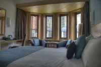 Canterbury Cathedral Lodge