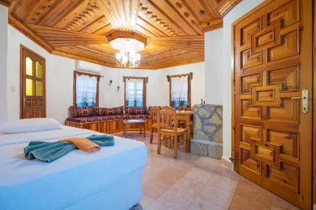 Liya Boutique Hotel & Suites