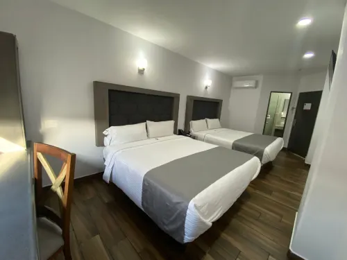 Hotel Bugari Aeropuerto Guadalajara - Parkplatz