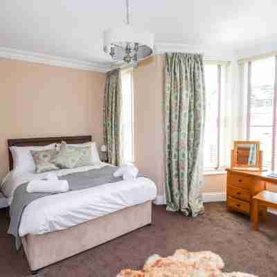 Oakhurst Rooms