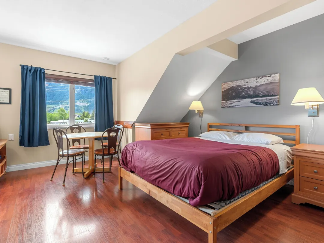Squamish Adventure Inn - Squamish