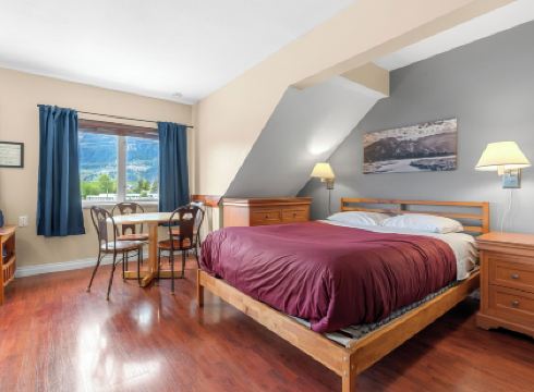 Squamish Adventure Inn