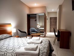 Leloir Suites & Meetings