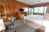 Barren River Lake State Resort Park Hotels in Lucas