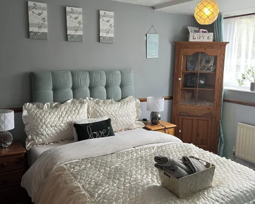 Love & Peace Hotels in Bromley