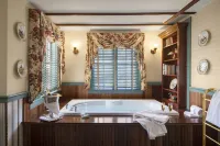 Captain's House Inn - Balcony